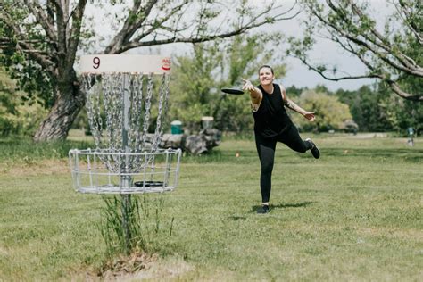 21 Outdoor group games for adults, perfect for team.